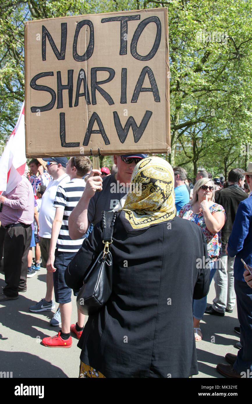 London, Großbritannien. 6. Mai 2018. Ein Mann am Tag der Freiheit stellt eine muslimische Credit: Alex Cavendish/Alamy leben Nachrichten Stockfoto