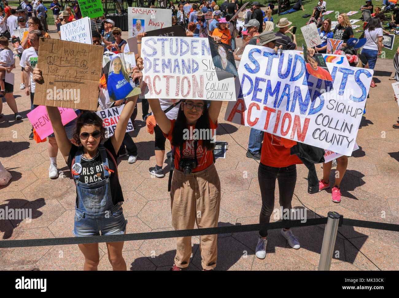 Dallas, USA. 05 Mai, 2018. Demonstranten protestieren in der Nähe der NRA-Jahrestagung in Dallas, Texas, das am 5. Mai, 2018. Credit: Foto Access/Alamy leben Nachrichten Stockfoto