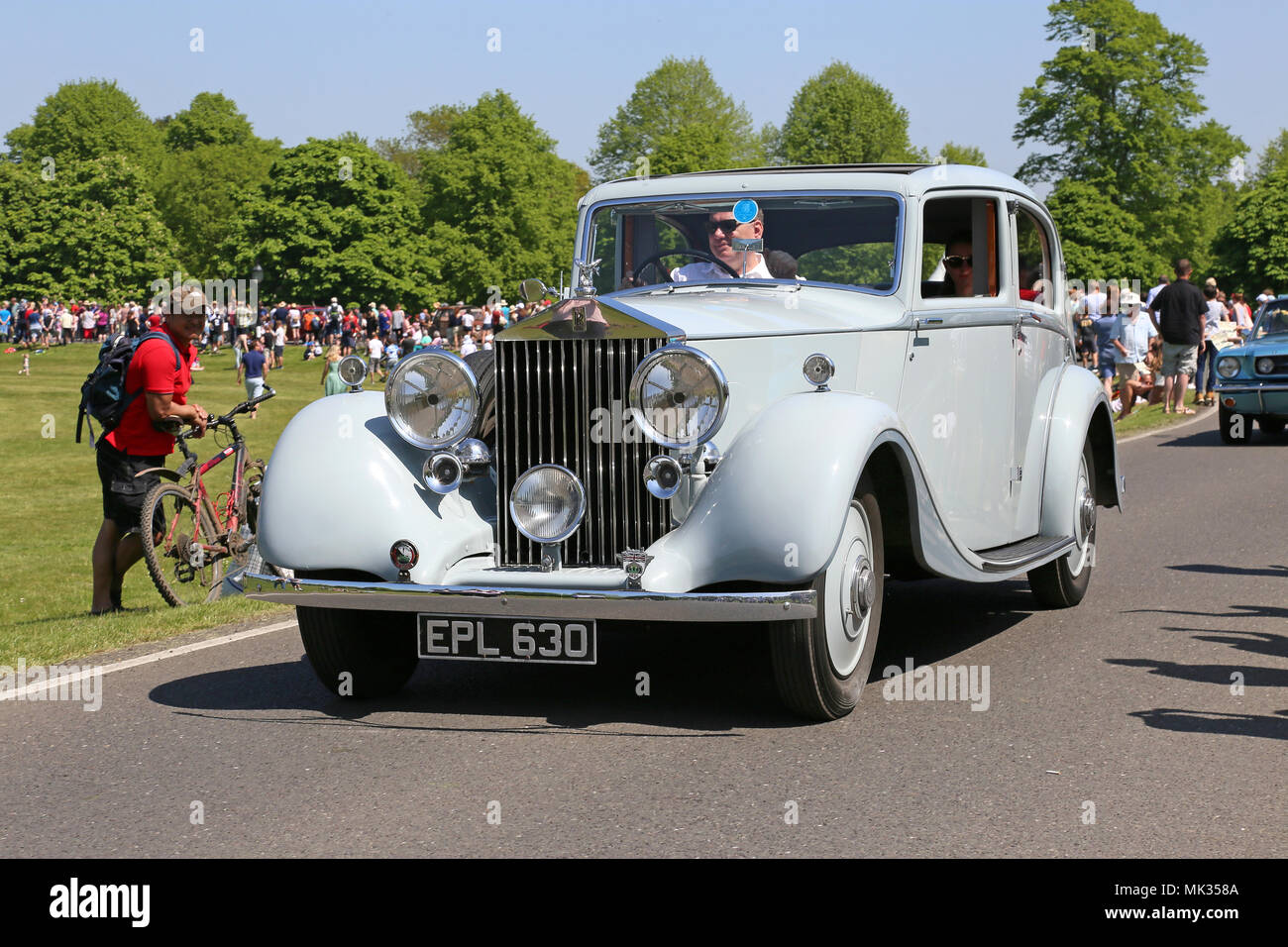 Rolls-Royce 25/30 (1936). Chestnut Sunday, 6. Mai 2018. Bushy Park, Hampton Court, London Borough of Richmond upon Thames, England, Großbritannien, Vereinigtes Königreich, Europa. Vintage- und Oldtimer-Parade und Ausstellungen mit Messegelände und militärischen Nachstellungen. Kredit: Ian Bottle/Alamy Live News Stockfoto