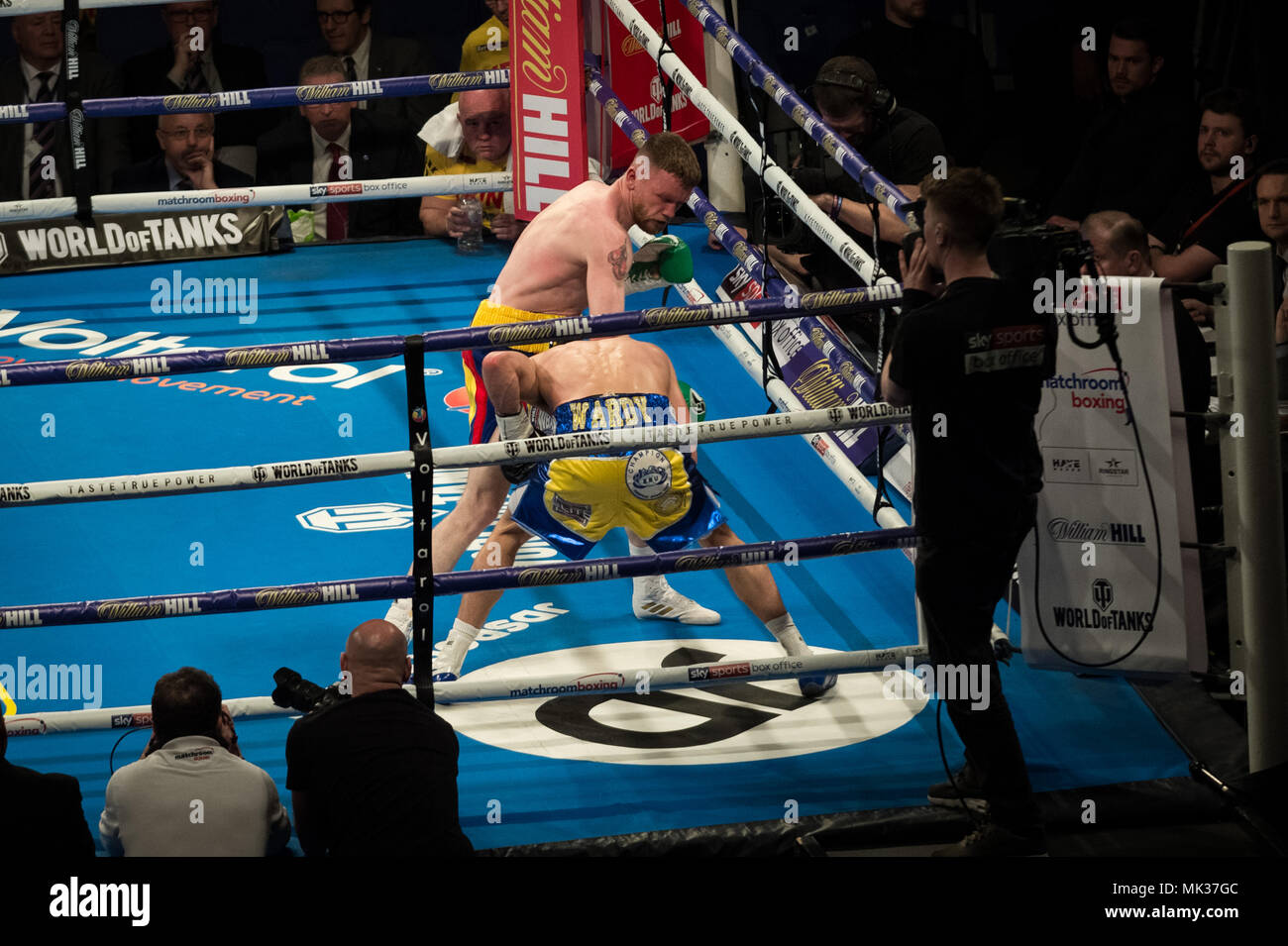 London, Großbritannien. 5 Mai, 2018. Martin J Ward vs James Tennyson Boxkampf in der O2 Arena. Credit: Guy Corbishley/Alamy leben Nachrichten Stockfoto