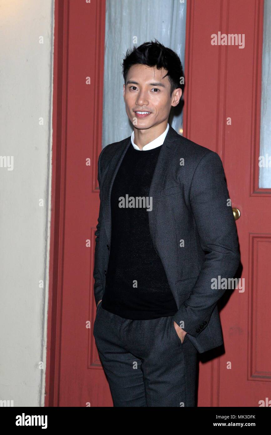 Los Angeles, CA, USA. 4. Mai, 2018. Manny Jacinto bei der Ankunft für den guten Platz Screening, Universal Studios wieder los, Los Angeles, CA 4. Mai 2018. Credit: Priscilla Grant/Everett Collection/Alamy leben Nachrichten Stockfoto