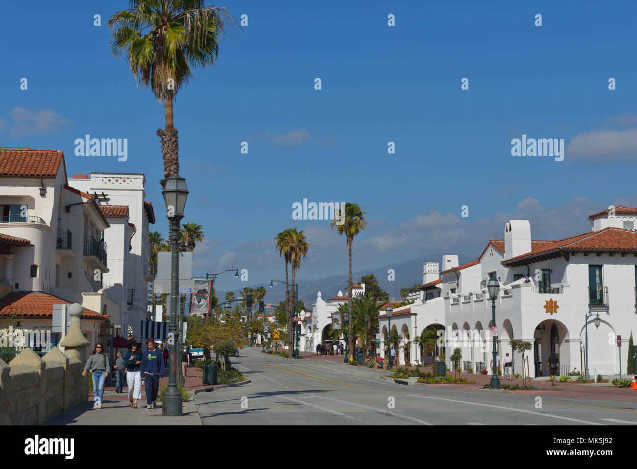 Ein wunderschöner Nachmittag auf der State Street, Santa Barbara CA Stockfoto