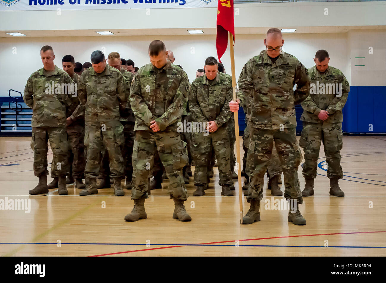 Fast 30 Soldaten vom Colorado Army National Guard ist eine Batterie, 3.BATAILLON, 157 Field Artillery Regiment, als Task Force Apache bekannt, Rückkehr nach Hause 8 von Kampfhandlungen im Nahen Osten. Familienmitglieder, Freunde und Colorado National Guard Führungskräfte grüße die Soldaten bei einem Festakt um 10 Uhr bei Buckley Air Force Base, Aurora, CO, 80011 gehalten zu werden. Batterie ein, 3/157 FA nach Afghanistan zur Unterstützung der Operation, die die Freiheit des Sentinel eingesetzt. Die Einheit Mitglieder gestartet Hunderte von Präzision Raketen und Flugkörpern, während mit der höchsten Rate von high-mobility Stockfoto