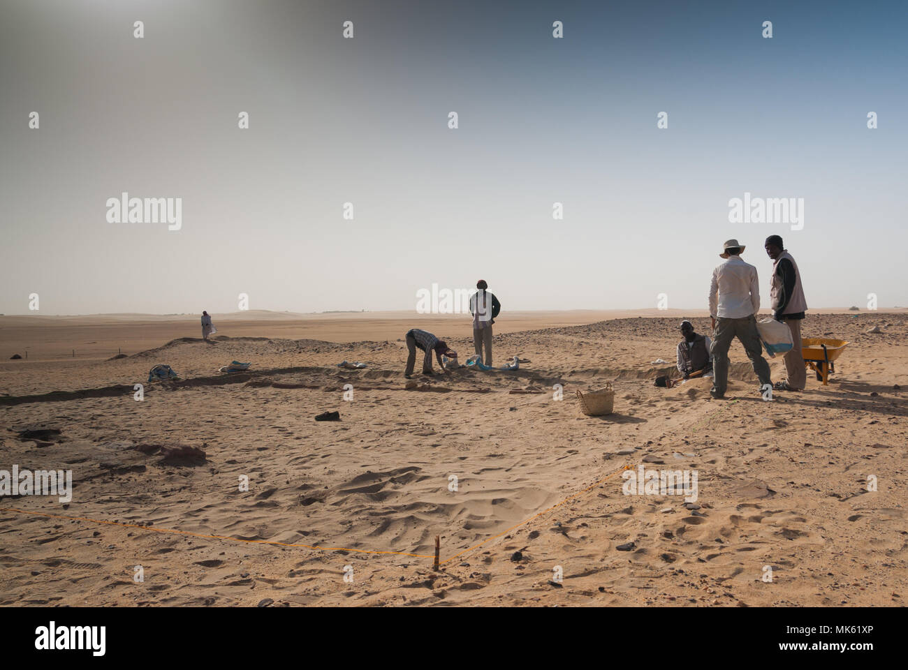 Archäologen in Kawa Ausgrabungsstätte, Dongola, Sudan Stockfoto