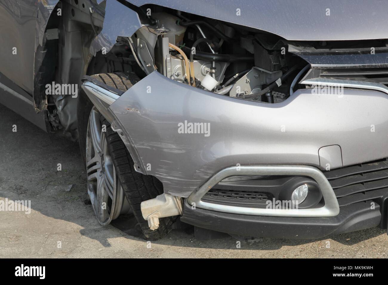 Vordere Teil eines abgestürzten Autowrack Stockfoto