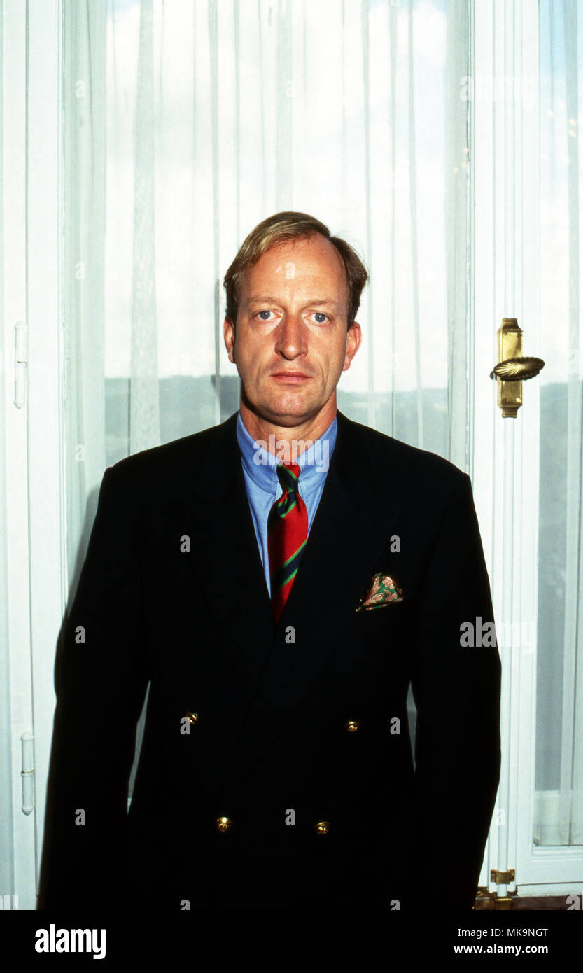 Erbprinz Karl Friedrich von Hohenzollern, als Winzer und Küfer, Deutschland 1987. Der thronfolger Karl Friedrich, Prinz von Hohenzollern, arbeitet als Winzer und Cooper, Deutschland 1987. Stockfoto