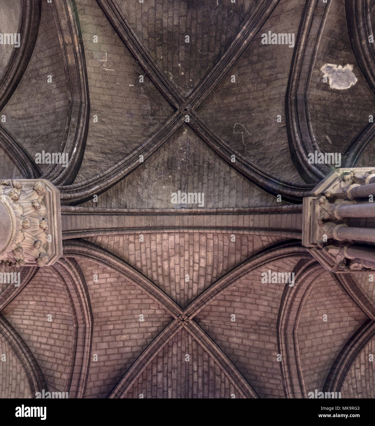 Gerippte gotische Gewölbe, Kathedrale Notre-Dame de Paris, Frankreich Stockfoto
