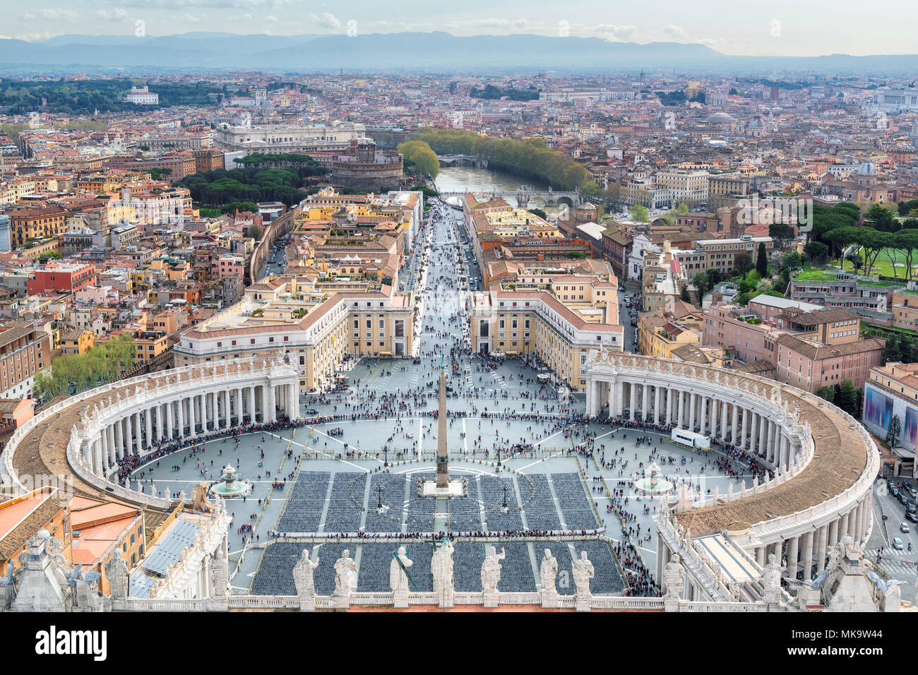 Skyline Roms - Petersplatz im Vatikan, Rom, Italien. Stockfoto