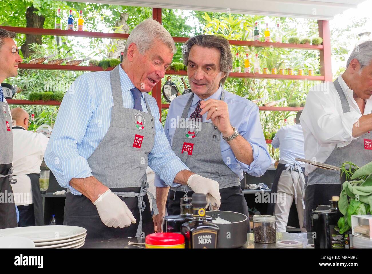 Mailand. ShowCooking anti Abfälle für die Eröffnung von Mailand Essen Stadt im Bild: Carlo Giuseppe Sangalli Attilio Fontana Stockfoto