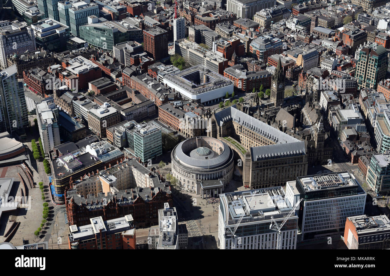 Luftaufnahme des Stadtzentrums von Manchester einschließlich des Rathauses Stockfoto