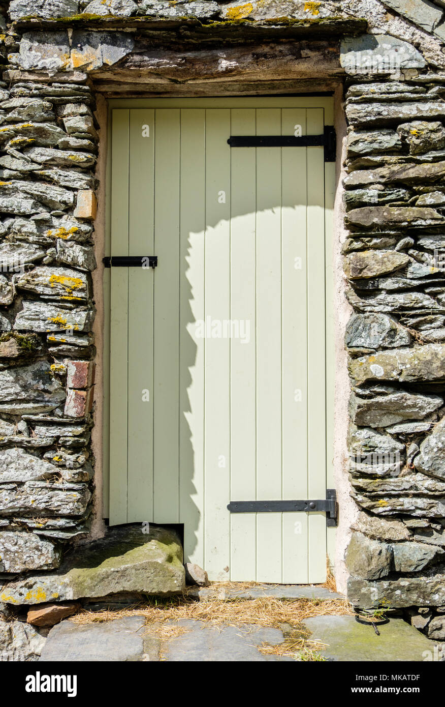 Tür in eine Scheune in der troutbeck Tal, in der Nähe von Windermere, Lake District, Cumbria Stockfoto