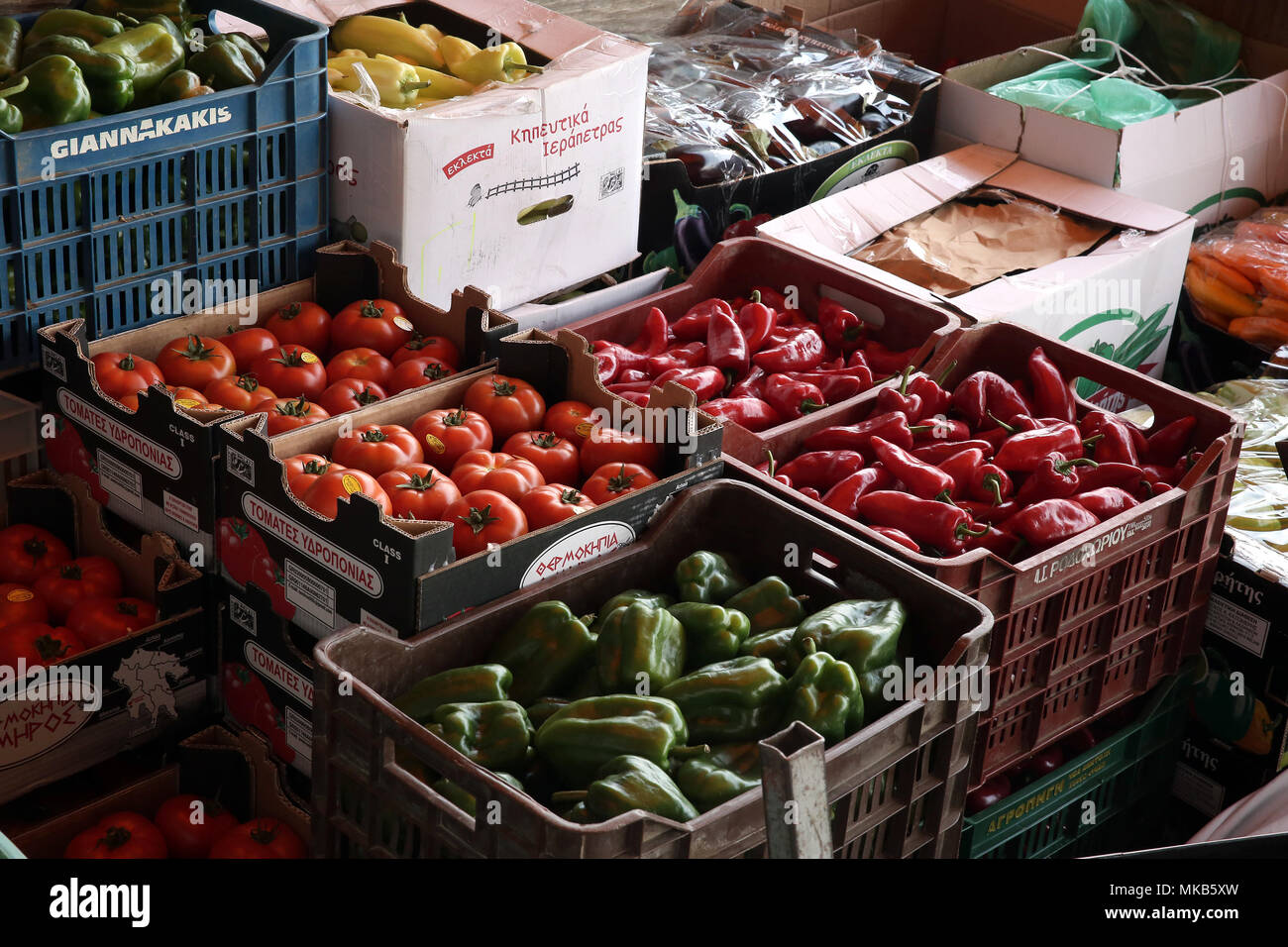 Griechische Gemüse in den Obst- und Gemüsemarkt in Athen, Griechenland. ©  Elias Verdi/Alamy Stockfotos Stockfotografie - Alamy