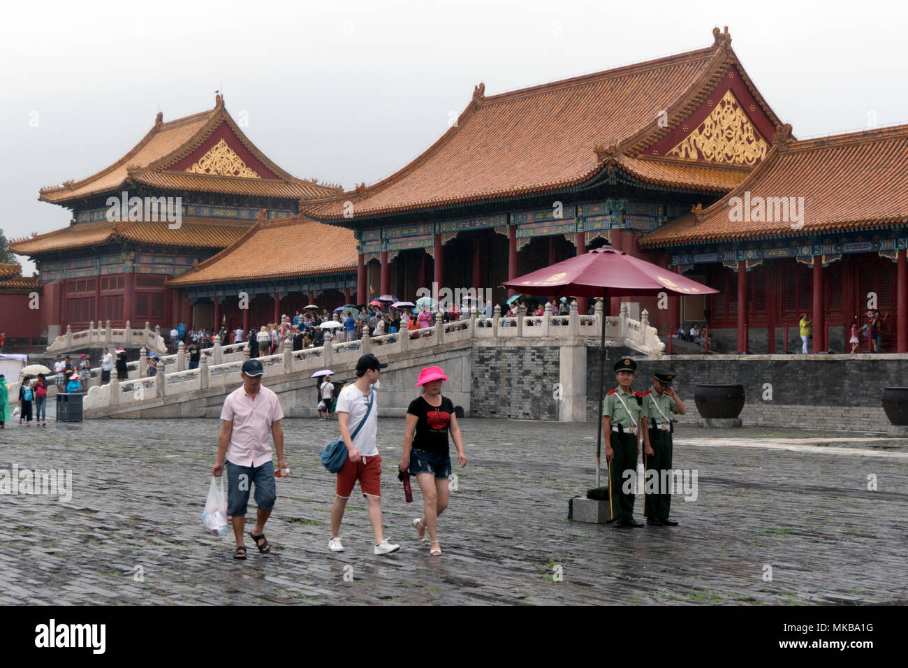 Leute, Leute, Touristen, die in der Verbotenen Stadt in Peking, China
