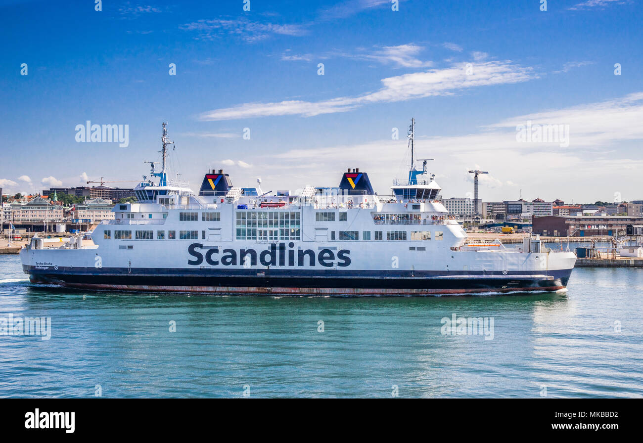 Scandlines Øre Sound Ro-ro-Fahrgastschiffe der Autofähre "Tycho Brahe" Abfahrt im Hafen von der Ostsee Küstenstadt von Helsingborg, Scania, Schweden Stockfoto