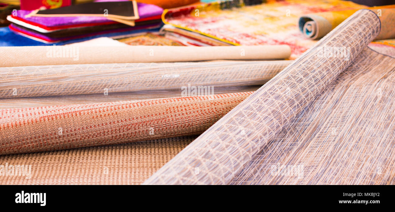 Bild der Wicker organische Bambus Teppiche am inneren Shop Stockfoto