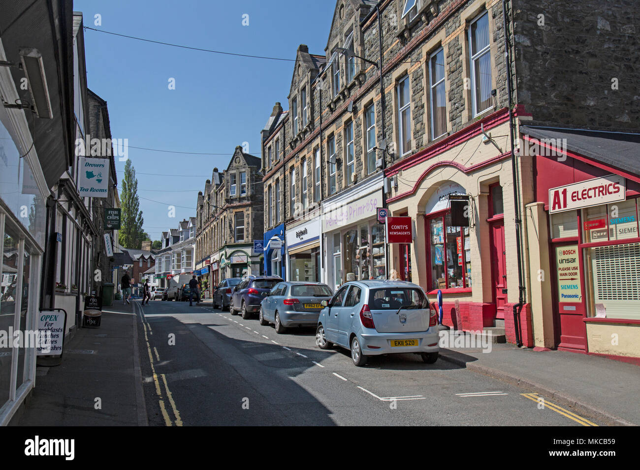 Straße im Zentrum von Builth Wells in der Grafschaft Powys in Wales. Stockfoto