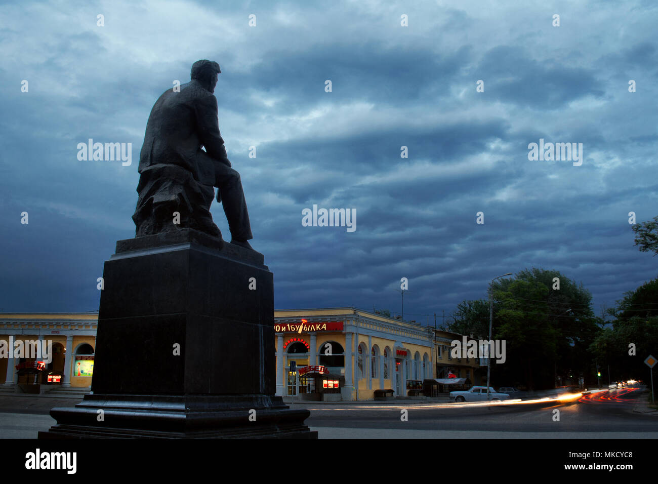 Denkmal der Checkhov am Abend Straßen der Stadt Taganrog, Rostov-On-Don, Russland Stockfoto