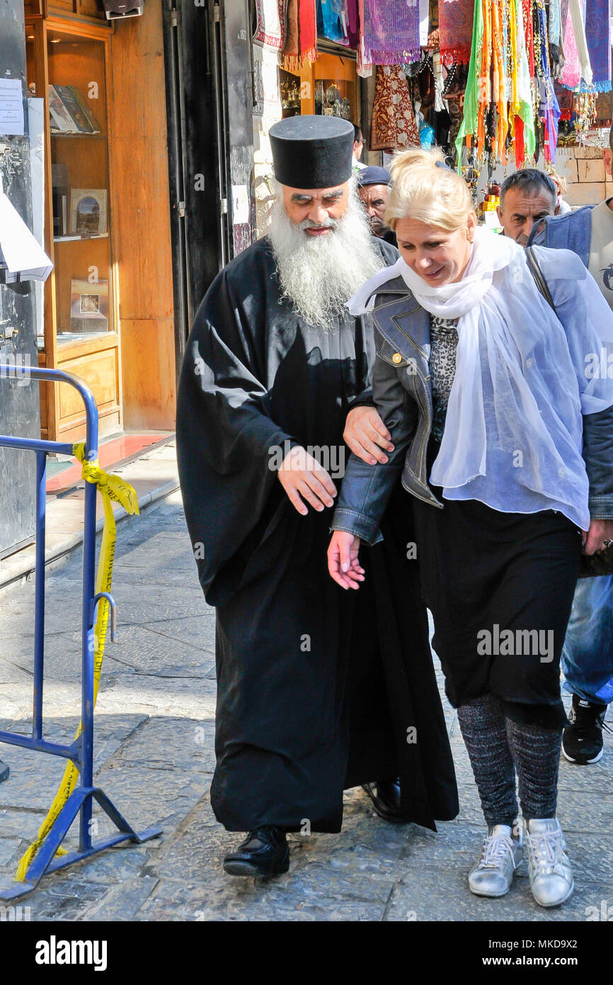 Orthodoxe christliche Priester Gast in der Altstadt von Jerusalem, Hauptstadt Israels, Asien, Naher Eas begleiten Stockfoto