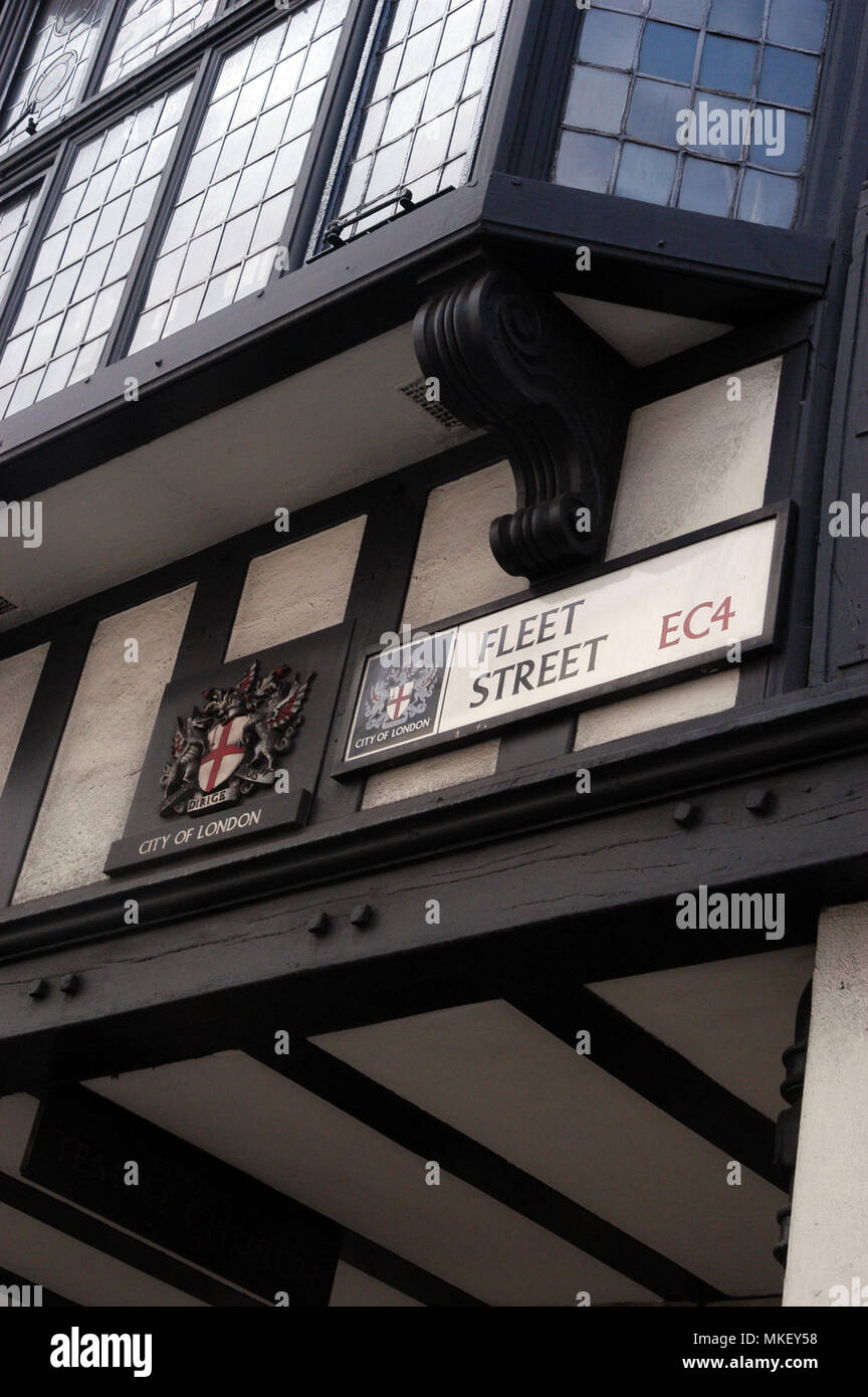 Ye Olde Cheshire Käse ist ein Denkmalgeschütztes Public House bei 145 Fleet Street Stockfoto