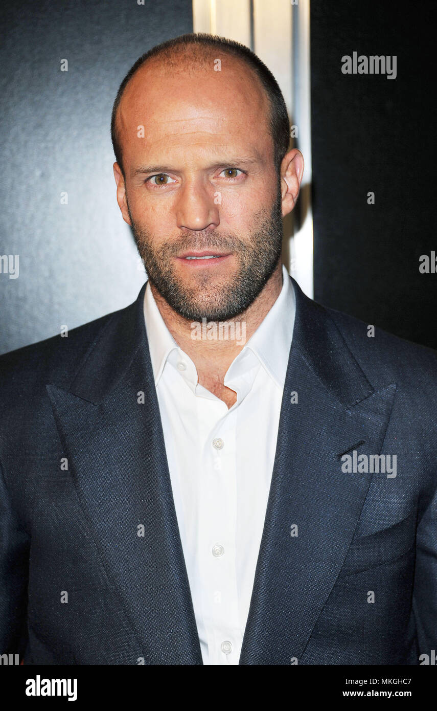 Jason Statham Der Mechaniker Premiere Arclight Theater In Los Angeles A Jason Statham 01 Red Carpet Event Vertikal