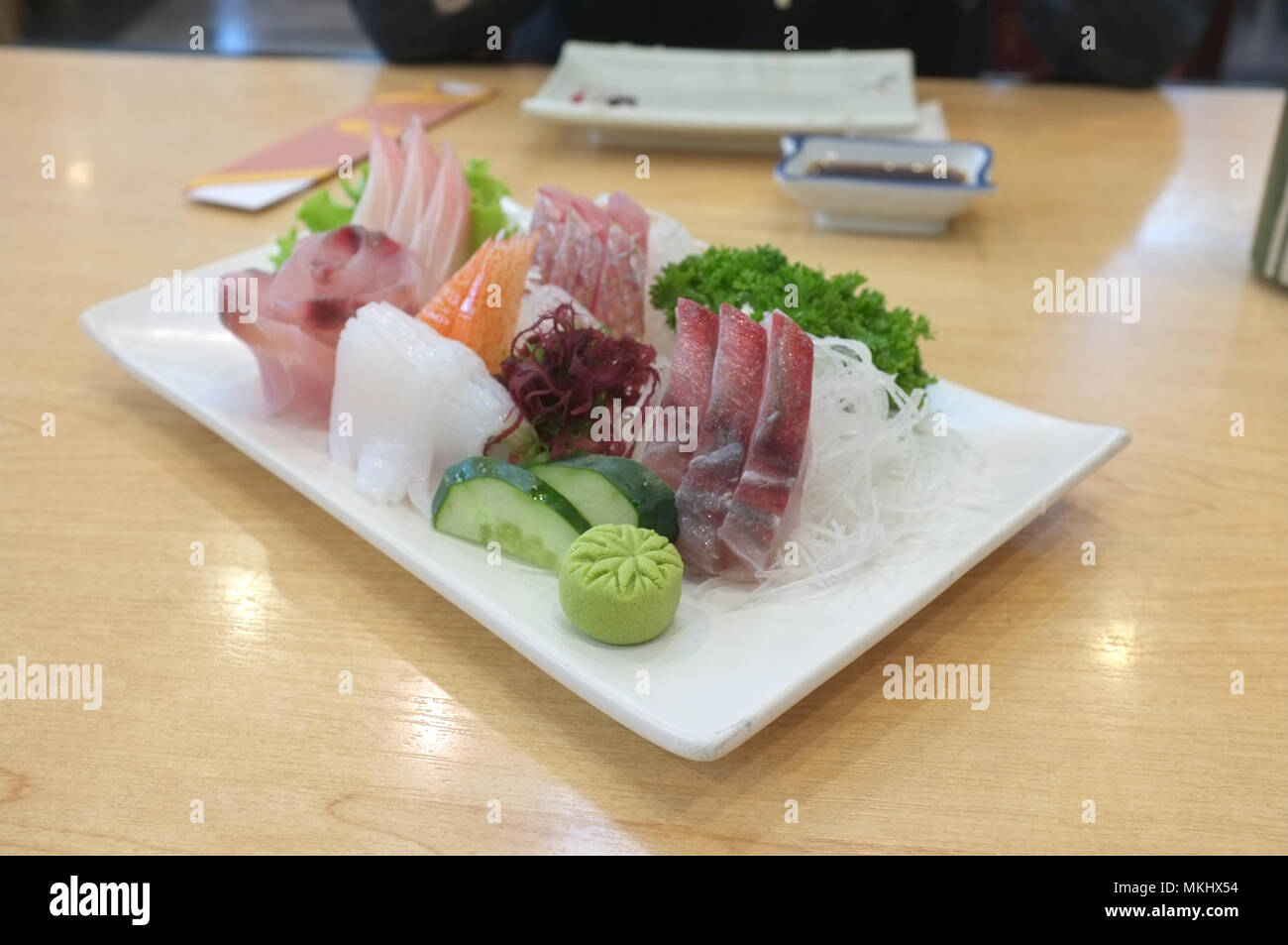 Bild für Japanische Lebensmittel Kataloge Menü, Sushi Set im Paket Stockfoto