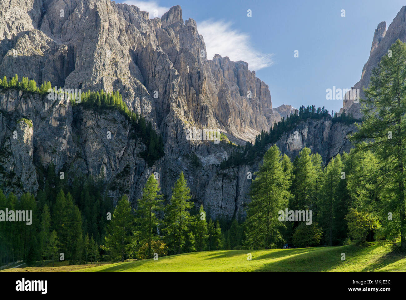 In der Sellagruppe in den Dolomiten Val Mezdì, Mittagstal in der Sellagruppe, Dolomiten Stockfoto