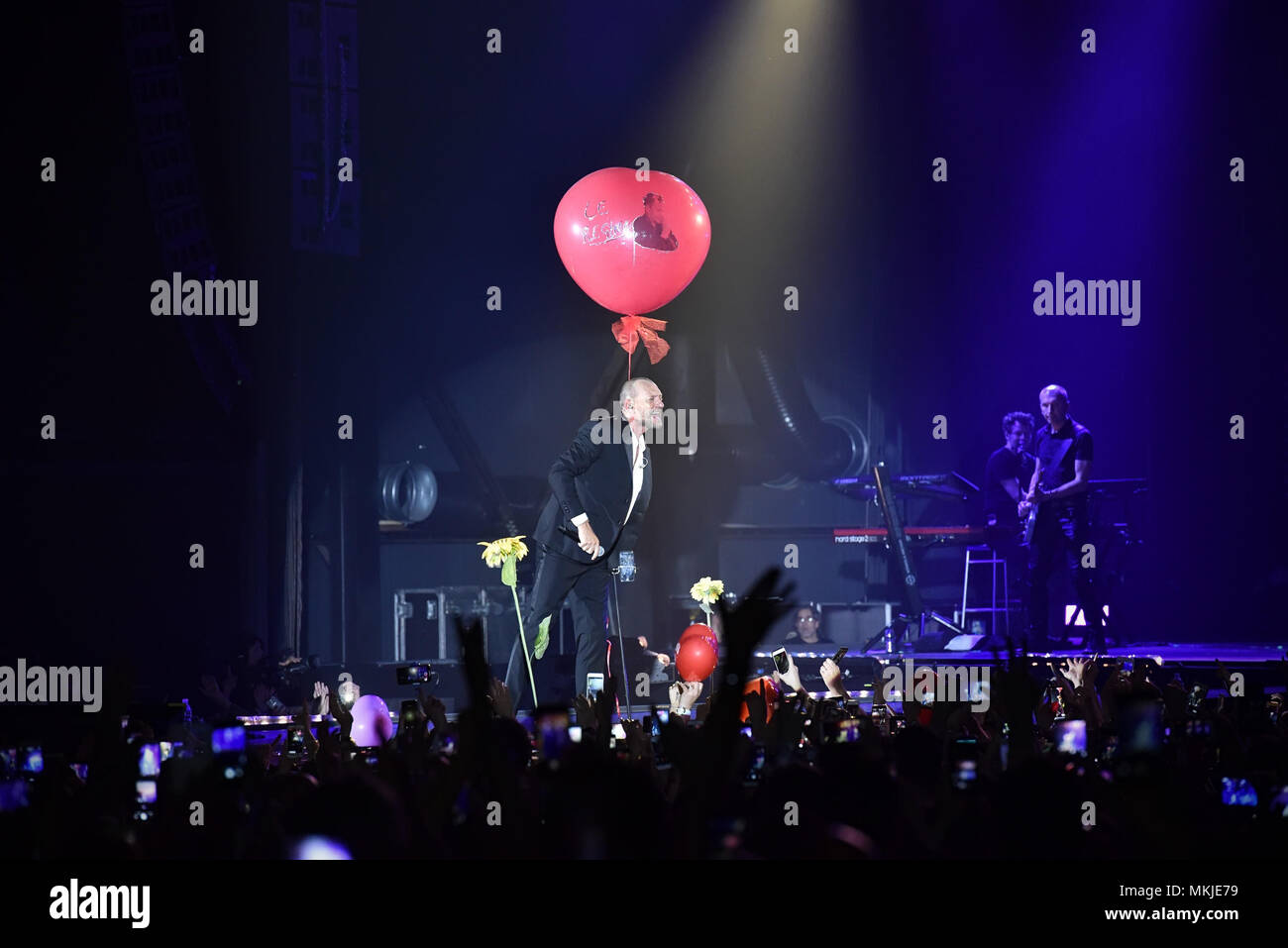 Der italienische Sänger und Songschreiber Biagio Antonacci live auf der Bühne des PalaPartenope in Neapel für seine "ediche e Manie' Tour 2018. (Foto von Paola Visone/Pacific Press) Stockfoto