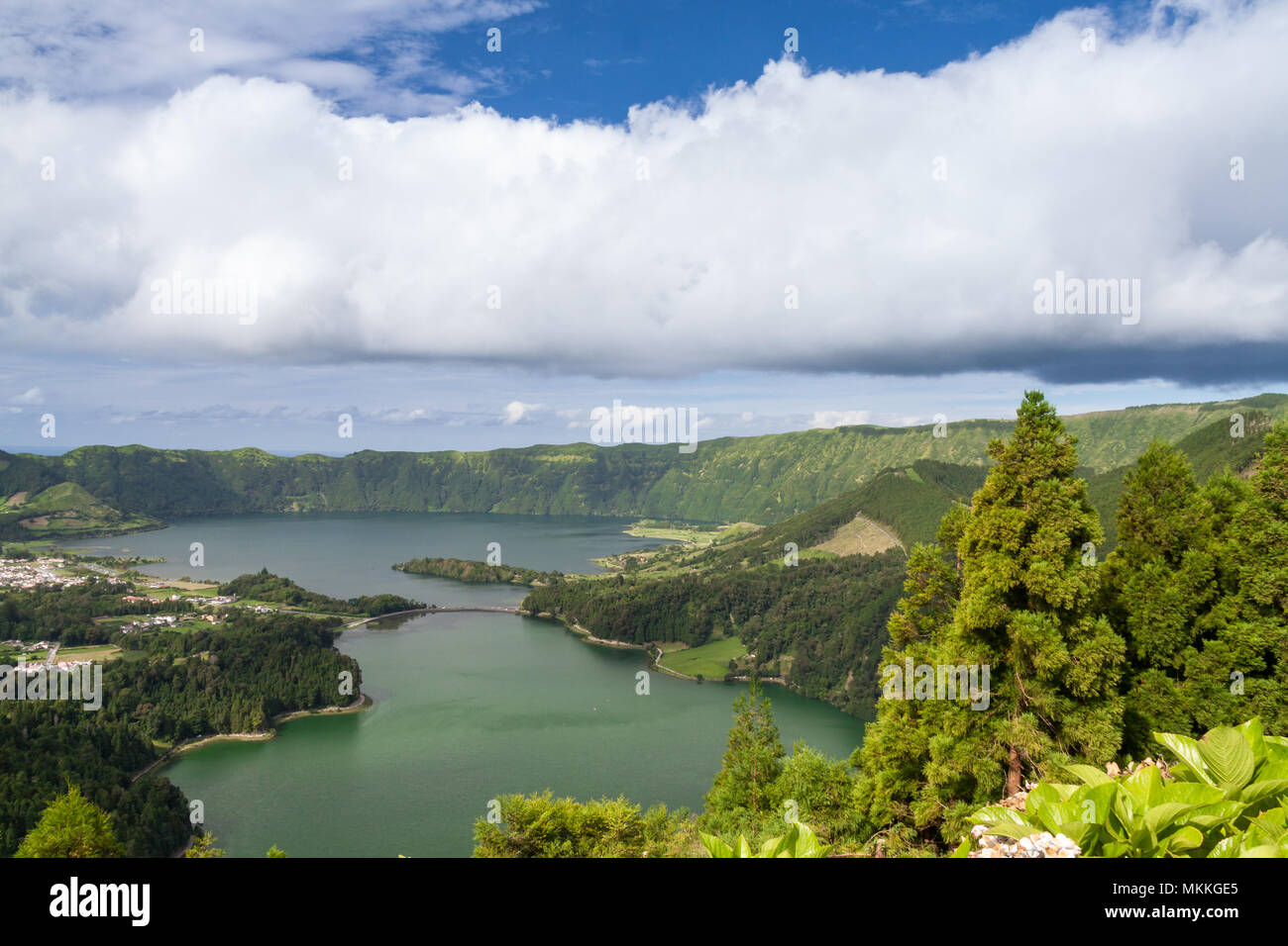 Über Lagoa Azul und Lagoa Verde, Sao Miguel, Azoren Stockfoto