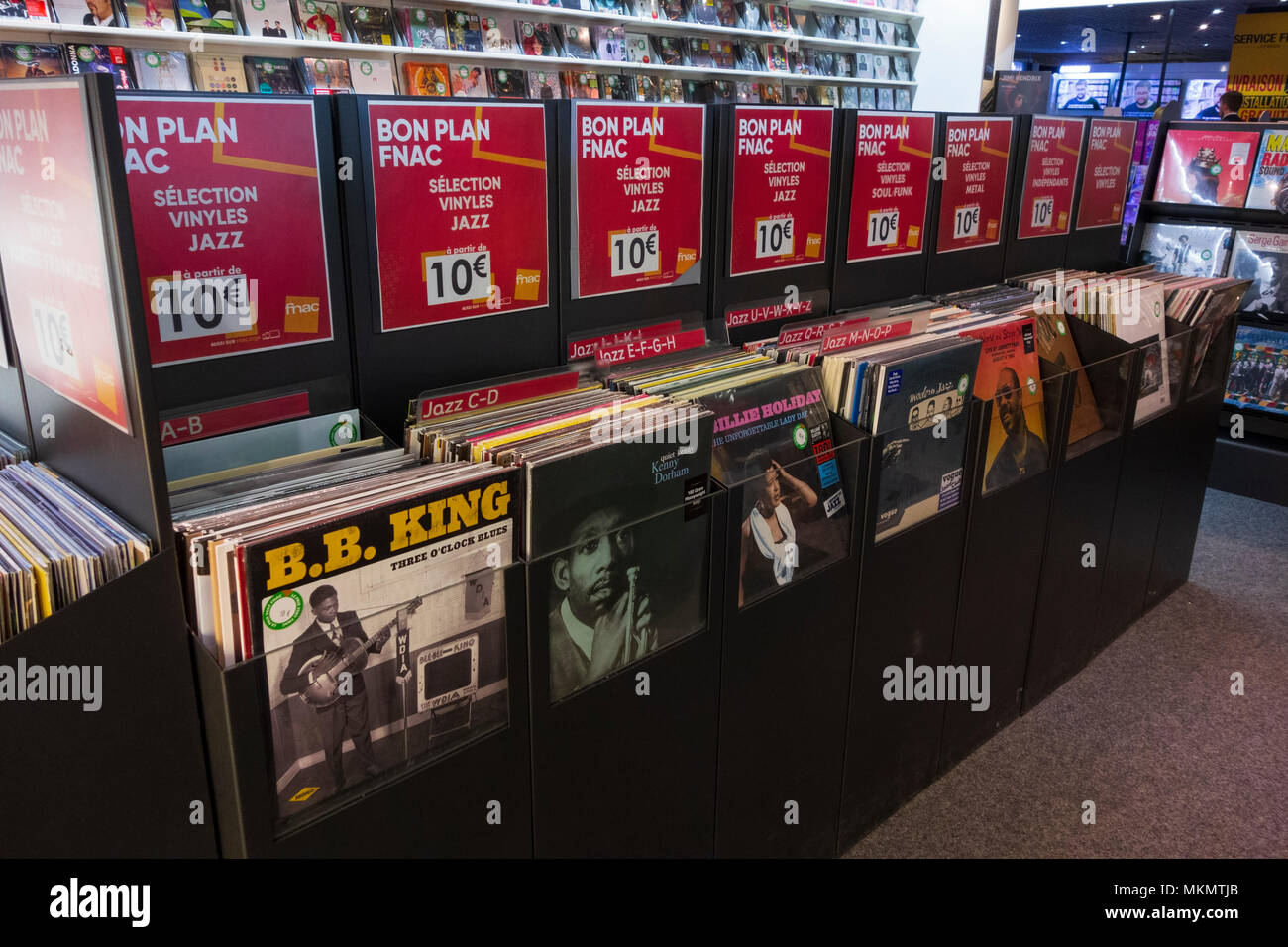 Schallplatten für den Verkauf in der Fnac Store, Rouen, Normandie, Frankreich Stockfoto
