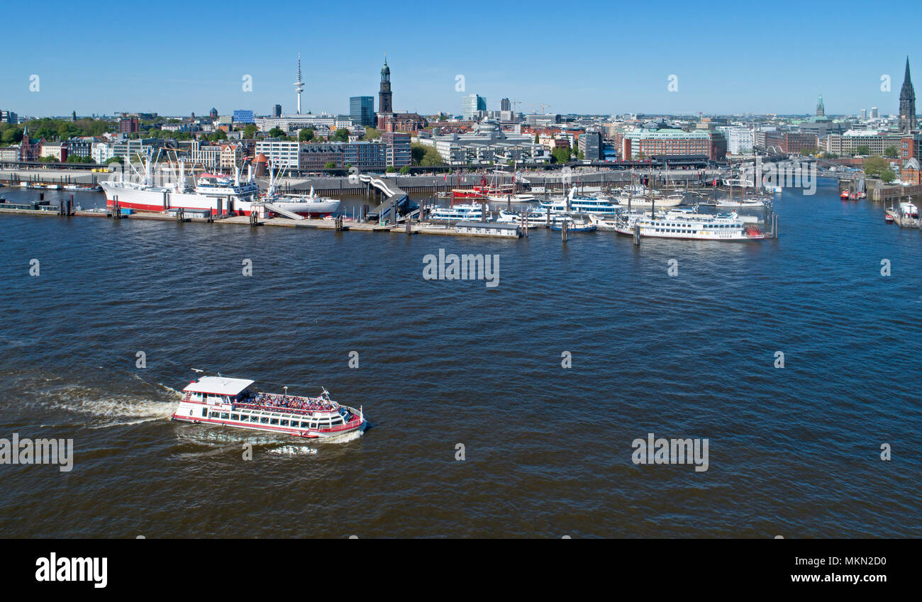 Landungsbrücken (Stegen), Hafen, Hamburg, Deutschland Stockfoto