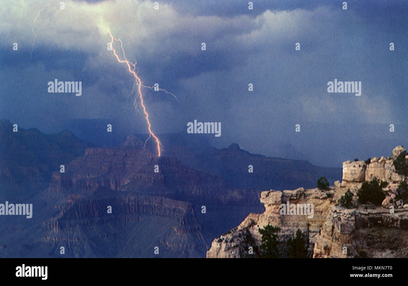 Blitz über dem Grand Canyon Stockfoto