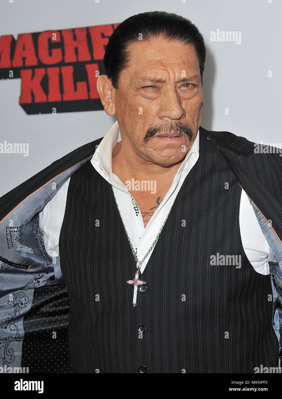Danny Trejo Ankunft Auf Dem Machete Totet Premiere Am Koniglichen Theater In Los Angeles Danny Trejo 123 Red Carpet Event Vertikal Usa Filmindustrie Prominente Fotografie Bestof Kunst Kultur Und Unterhaltung Topix Prominente