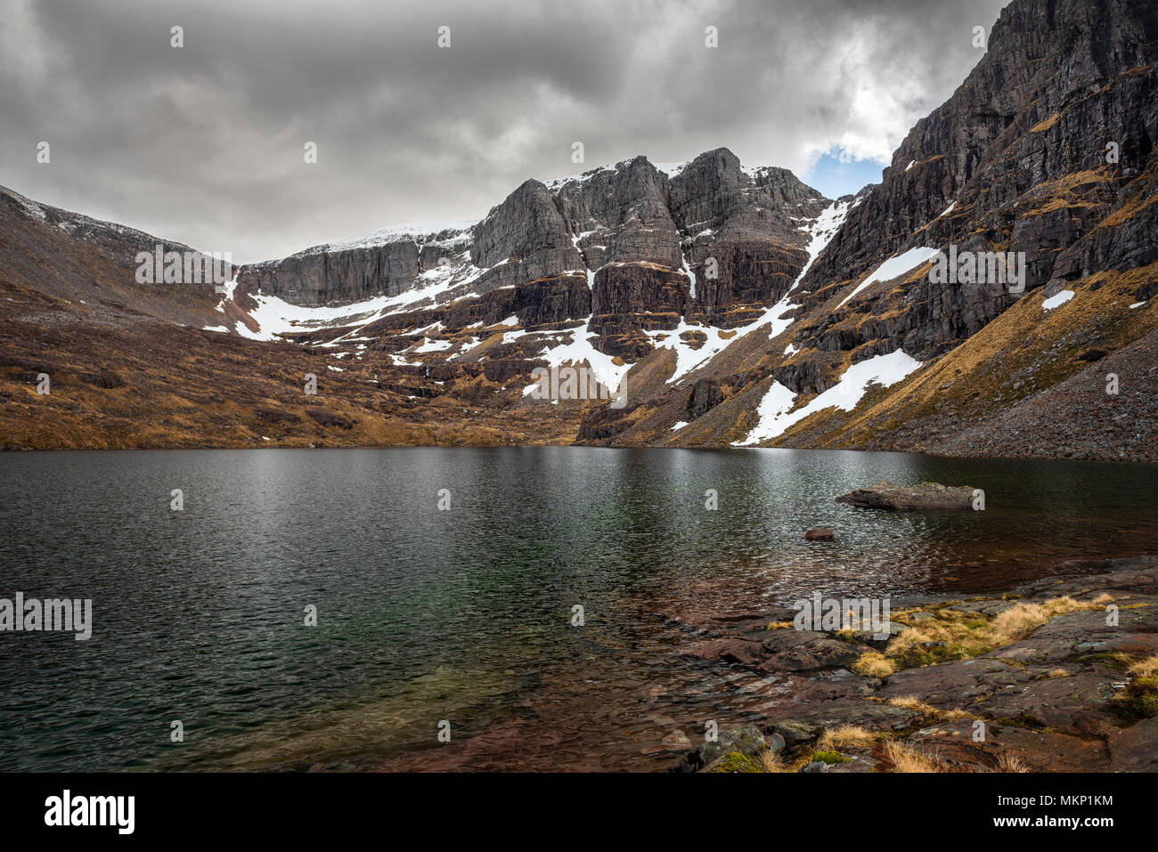 Die drei Stützpfeiler bei der Cama Mhic Fhearchair auf Beinn Eighe auf der Torridon Mountains im Nordwesten der Highlands von Schottland Stockfoto