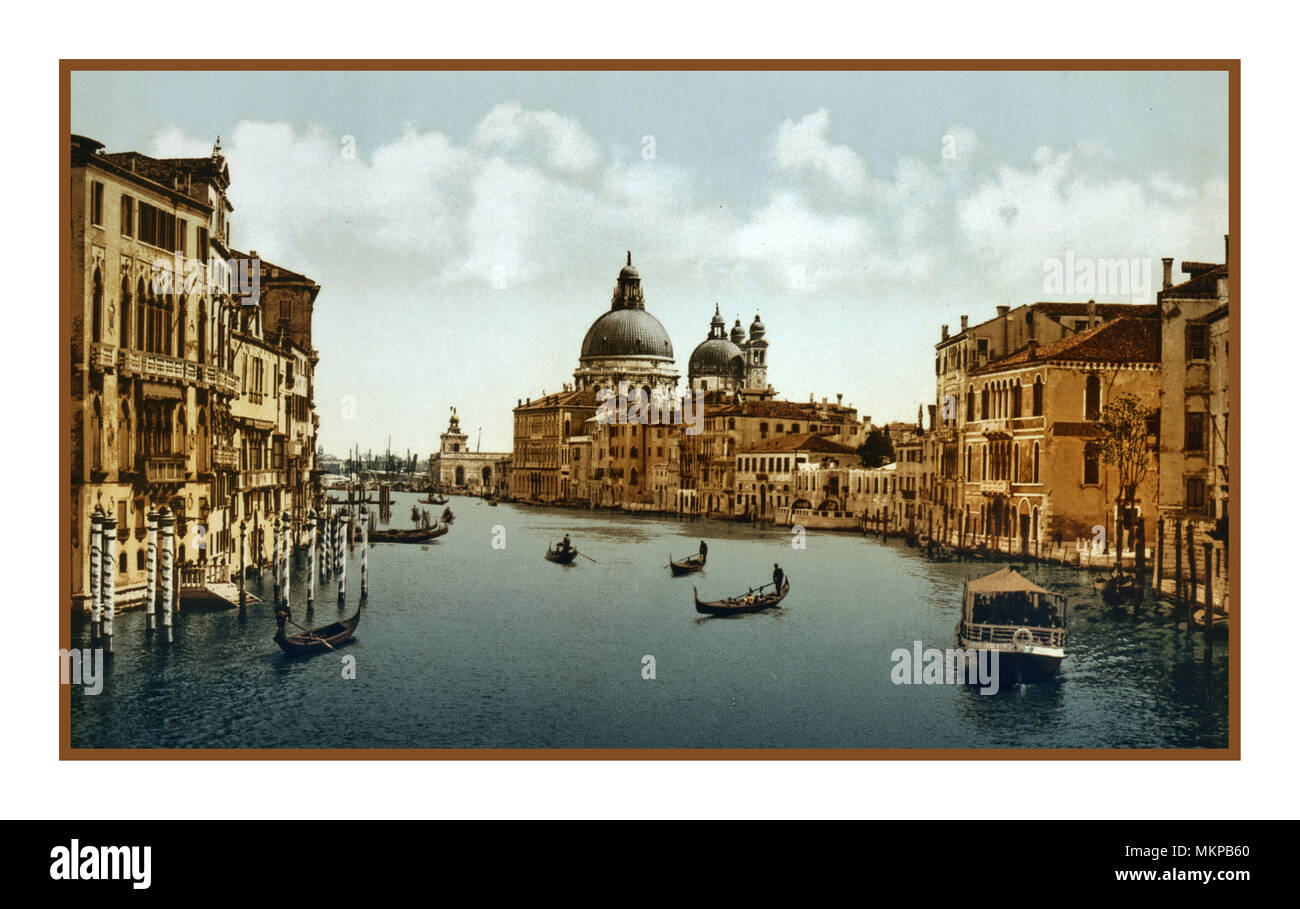 Vintage historischen Altstadt Venedig Gondeln Gondoliere Zeitlos zeitlos Grand Canal, Venice, Italien Photochrom Farbe 1900 Photochrom Jahrgang 1890-1900 die historische Altstadt Blick auf den Canal Grande Venedig, Italien. Mit post Färbung Technik über Transfer auf lithografische Druckplatten aus Schwarzen und Weißen negative Bilder Stockfoto