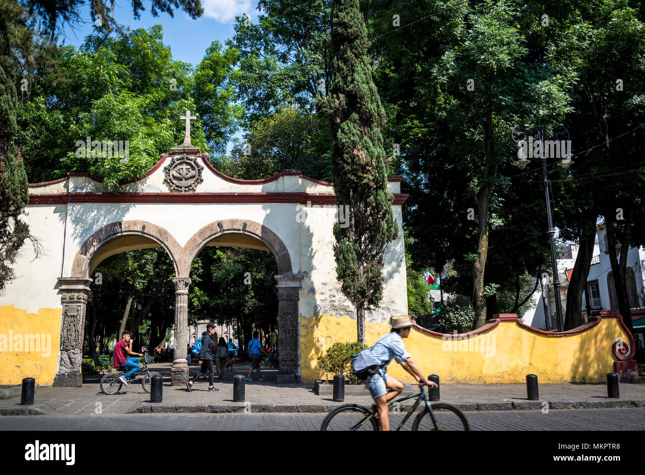 Arcos del Jardín del Centenario-Bögen der Centennial Garden, Coyoacan, Mexiko City, Mexiko Stockfoto