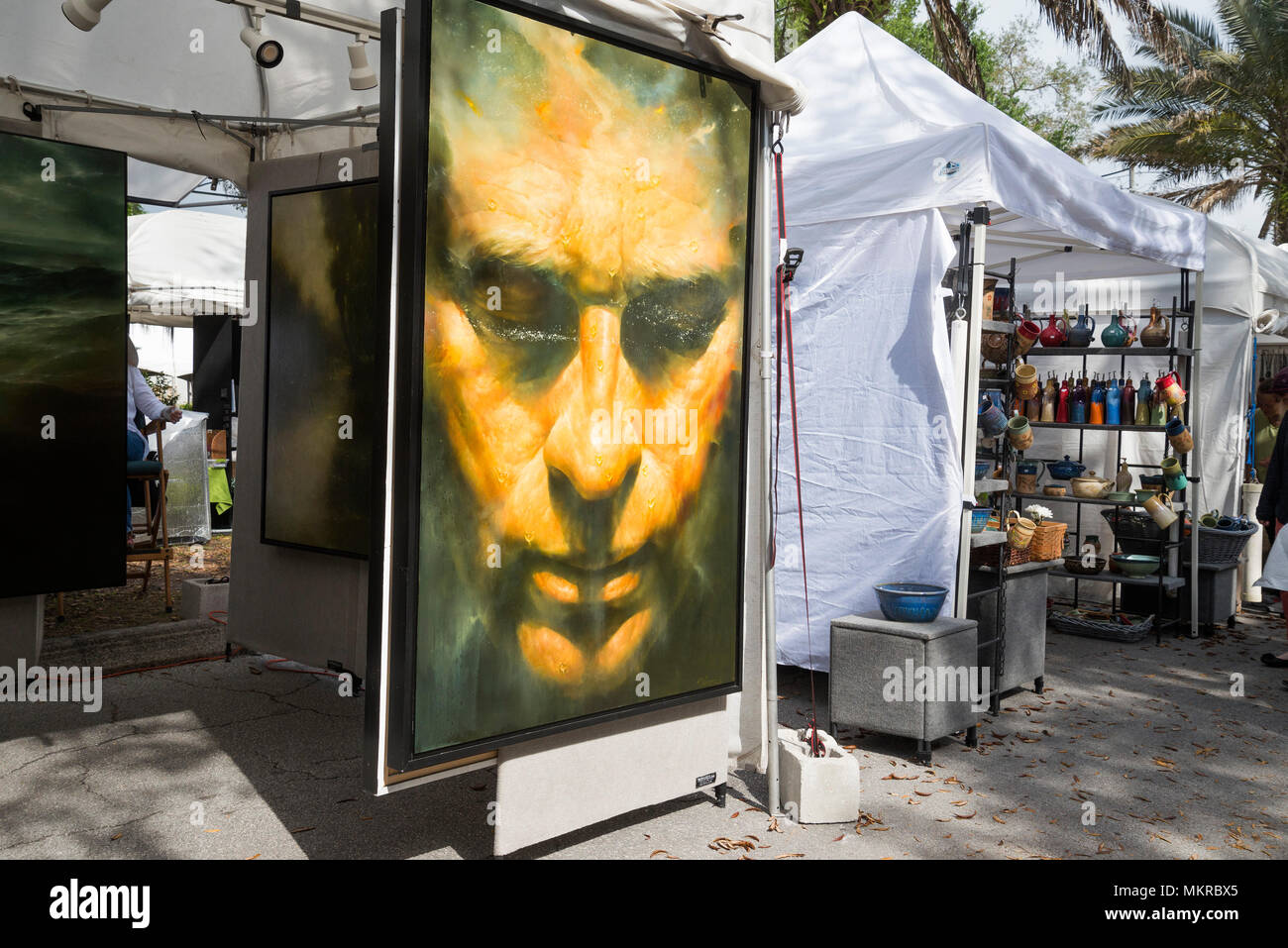 Festival face painting Fotos und Bildmaterial in hoher Auflösung Alamy