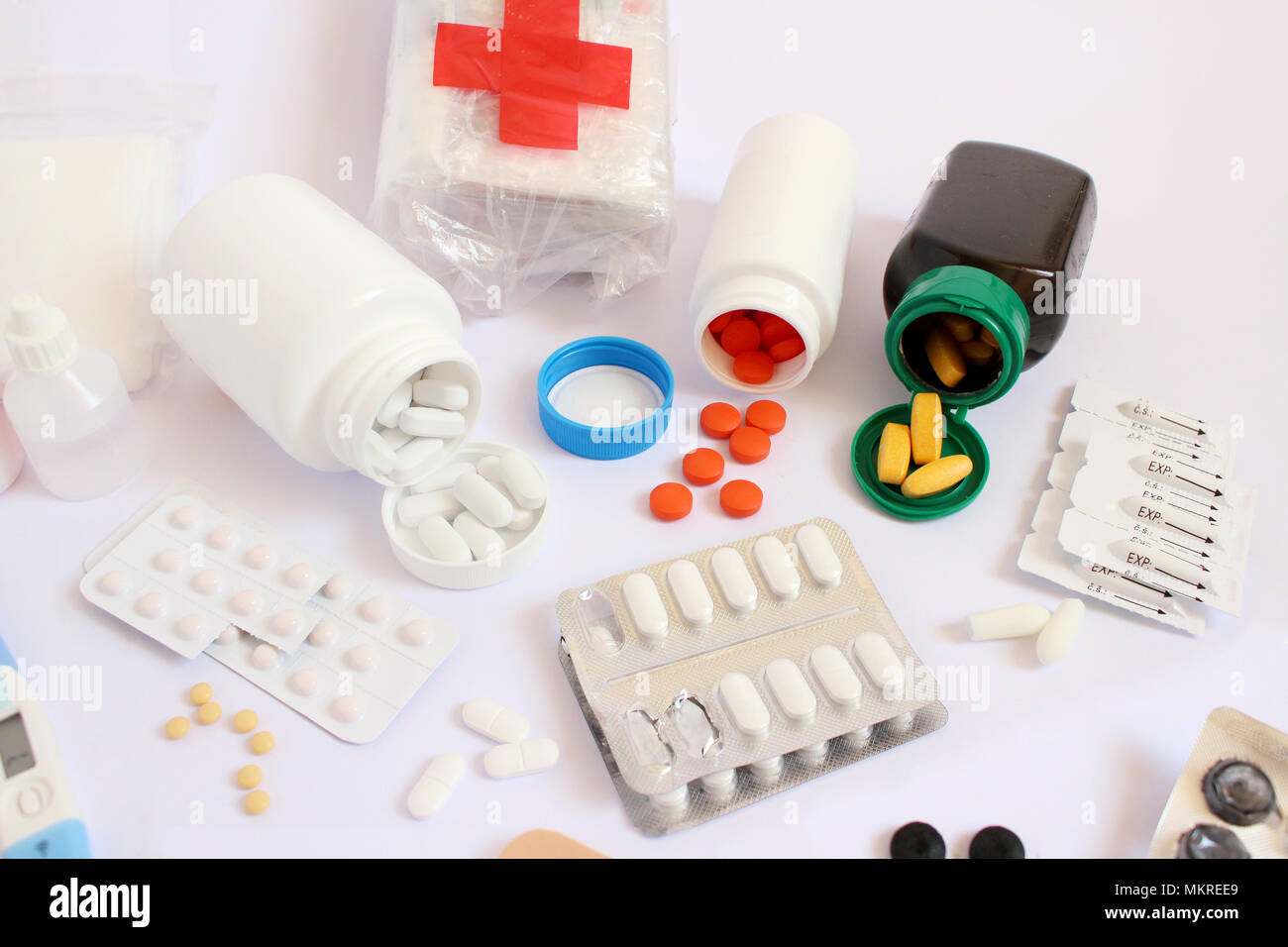 Medizinische Versorgung, Pillen, Erste Hilfe Kit Stockfoto