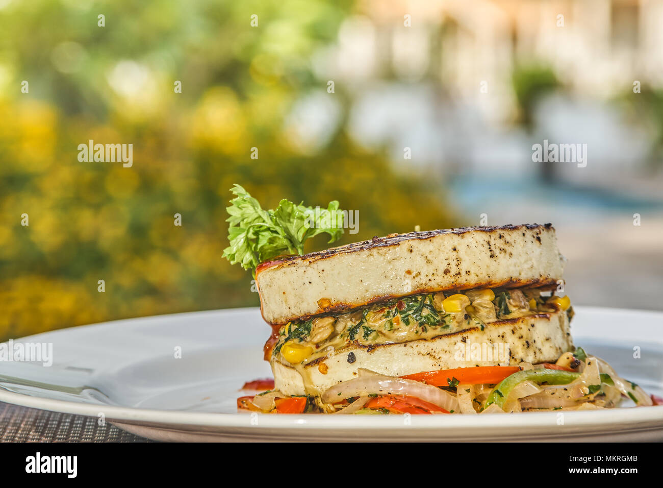 Eine Platte der vegetarische Burger bei einer hohen Ende außerhalb Restaurant Stockfoto