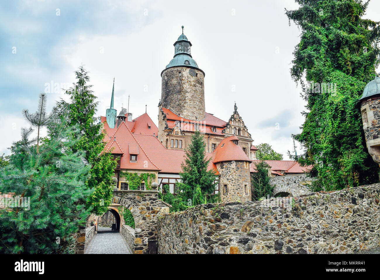 Czocha - mittelalterliche Wehrburg im XII Jahrhundert auf den Süden Polens gebaut. Stockfoto