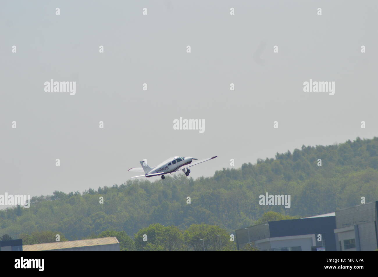 Kleine Flugzeuge im Flughafen Stockfoto