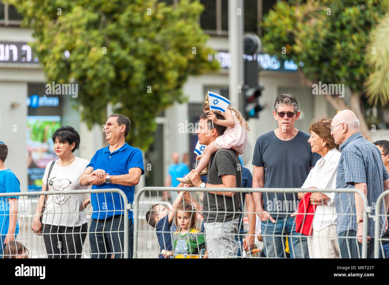 Israel, Tel Aviv-Yafo vom 5. Mai 2018: 2018 Giro d'Italia - Masse warten auf die Ankunft in Tel Aviv Stockfoto