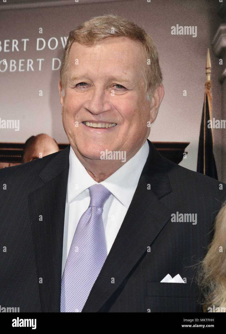 Ken Howard zu der Richter Premiere an der Akademie für Kunst und Wissenschaft in Los Angeles. Ken Howard Red Carpet Event, Vertikal, USA, Filmindustrie, Prominente, Fotografie, Bestof, Kunst, Kultur und Unterhaltung, Topix Prominente Fashion/Vertikal, Besten, Event in Hollywood Leben - Kalifornien, Roter Teppich und backstage, USA, Film, Stars, Film Stars, TV Stars, Musik, Promis, Fotografie, Bestof, Kunst, Kultur und Unterhaltung, Topix, headshot, vertikal, eine Person aus dem Jahr 2014, Anfrage tsuni@Gamma-USA.com Stockfoto