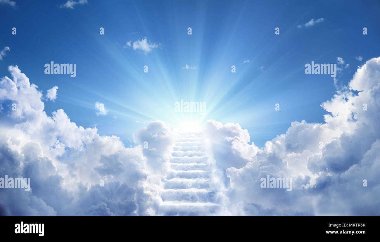 Treppe, die zu den Himmlischen Himmel zum Licht Stockfoto