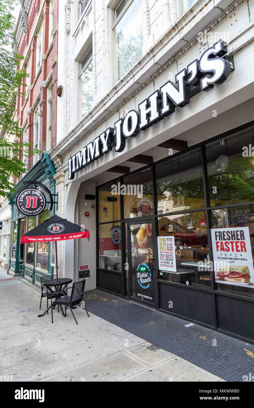 Lancaster, PA, USA - Mai 5, 2018: Außen von Jimmy John's, eine Kette von konzessionierten Sandwich Restaurants, spezialisiert auf die Lieferung in über 2500 Ort Stockfoto