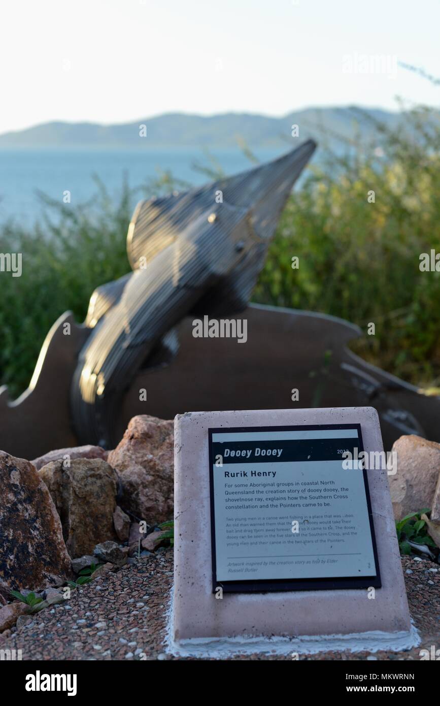Schaufel Nase ray Draht aus nicht rostendem Stahl Skulpturen, Kunstwerke an jezzine Kasernen, Kissing Point fort, Townsville, Queensland, Australien Stockfoto