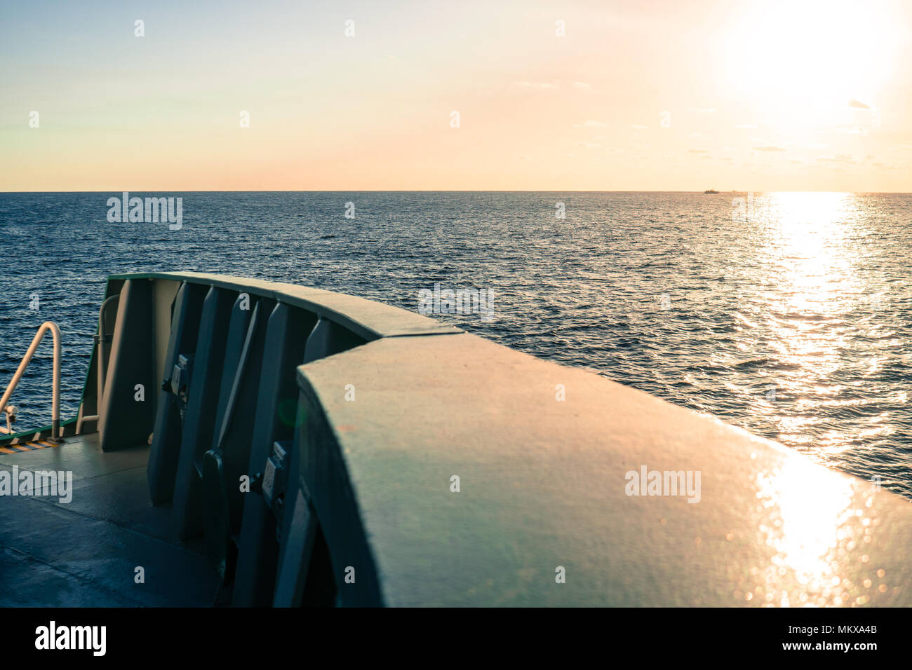 Meer oder Ozean Querformat aus dem Schiff Deck Stockfoto
