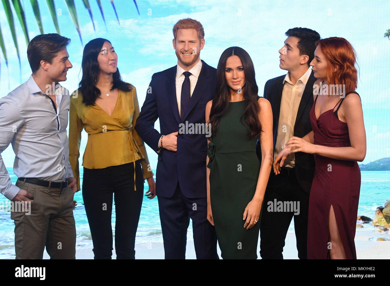 Von Meghan Markle Wachsfigur ist bewundert, nachdem es neben Prinz Harry's bei Madame Tussauds in London vorgestellt wurde. Stockfoto