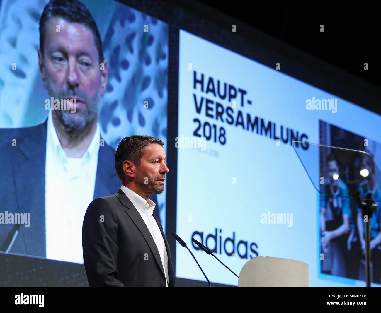 09 Mai 2018, Deutschland, Fürth: CEO der Sportartikelhersteller Adidas AG,  Kasper Rorsted, während der Hauptversammlung des Unternehmens. Foto: Daniel  Karmann/dpa Stockfotografie - Alamy