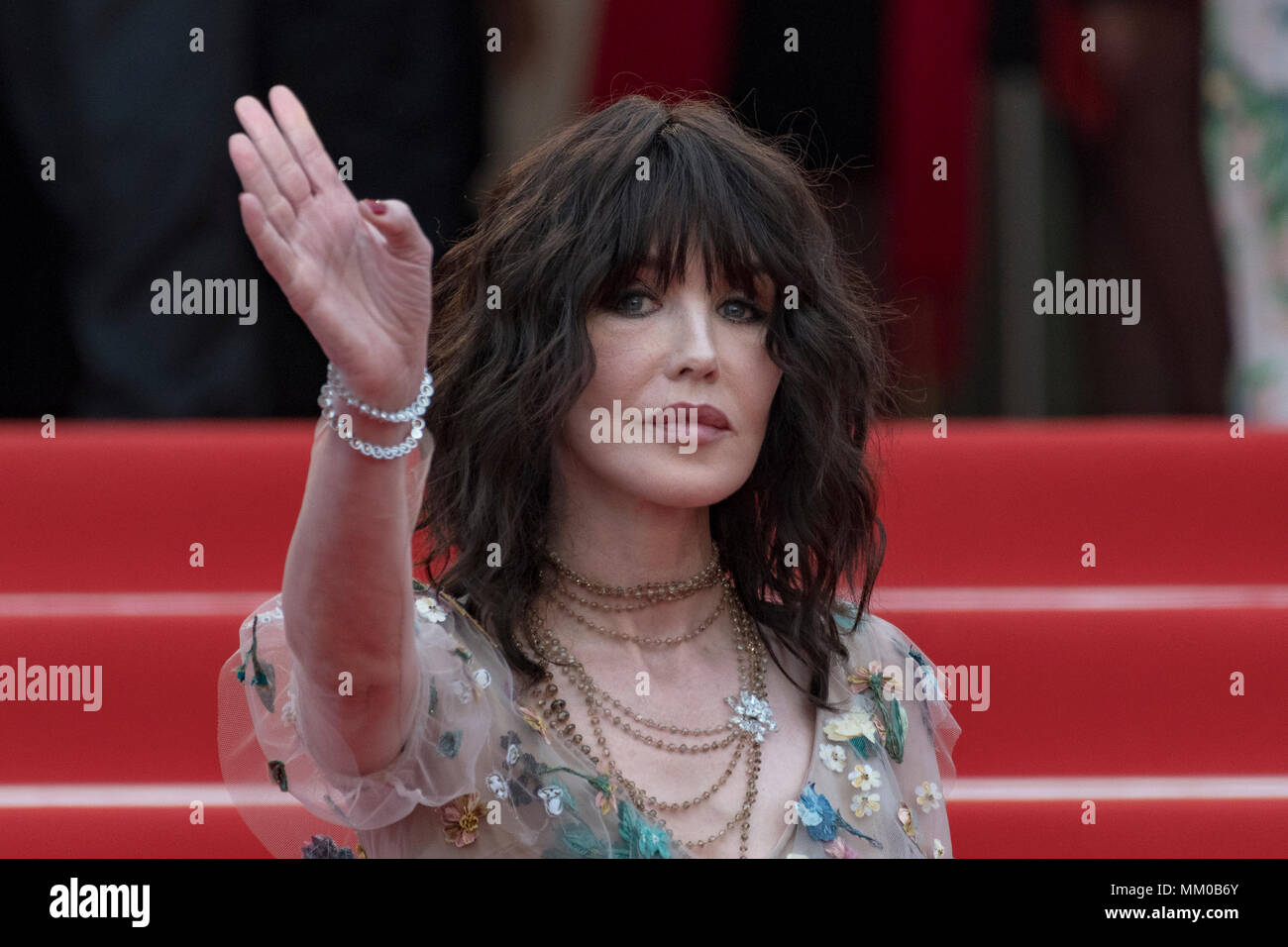 CANNES, Frankreich - Mai 08: Isabelle Adjani besucht das Screening von "Jeder weiß (Todos Lo Saben)" und der eröffnungsgala während der 71st jährlichen Filmfestspiele von Cannes im Palais des Festivals am 8. Mai 2018 in Cannes, Frankreich Quelle: BTWImages/Alamy leben Nachrichten Stockfoto