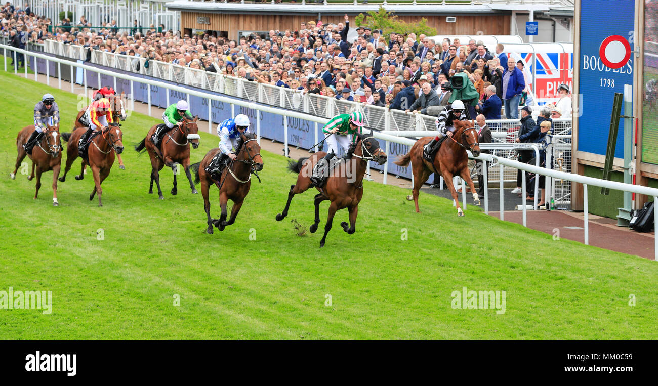 Die Rennbahn von Chester, Chester, UK. 9. Mai, 2018. Die boodles Mai Festival, Stadt Tag; Spoof geritten von Callum Schäfer gewinnt den Boodles Diamond Handicap auf die Rennbahn von Chester Credit: Aktion plus Sport/Alamy leben Nachrichten Stockfoto